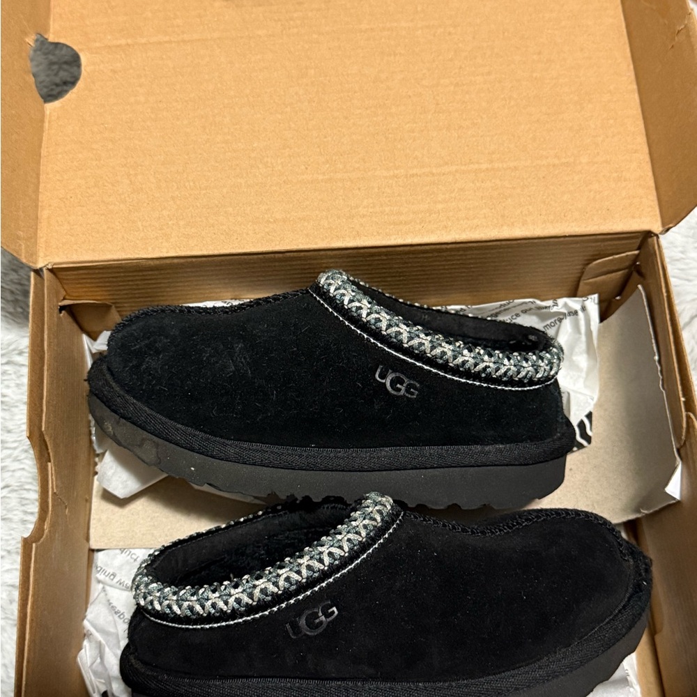 UGG Black tasman 10C